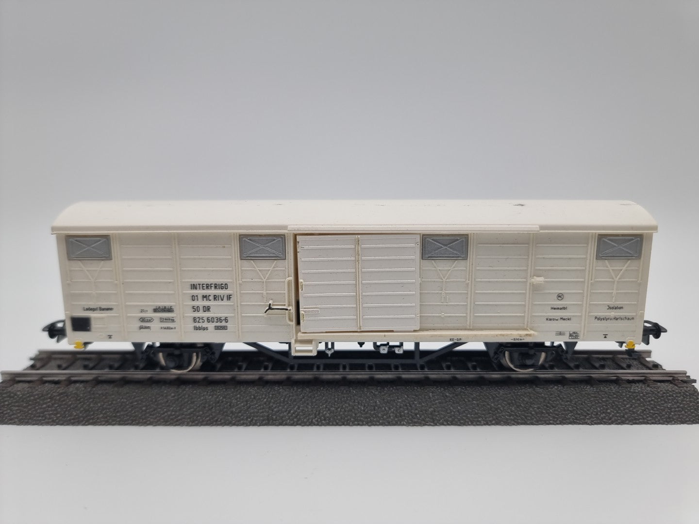 Piko H0 Kühlwagen Ibblps Interfrigo der DR Ep. 4