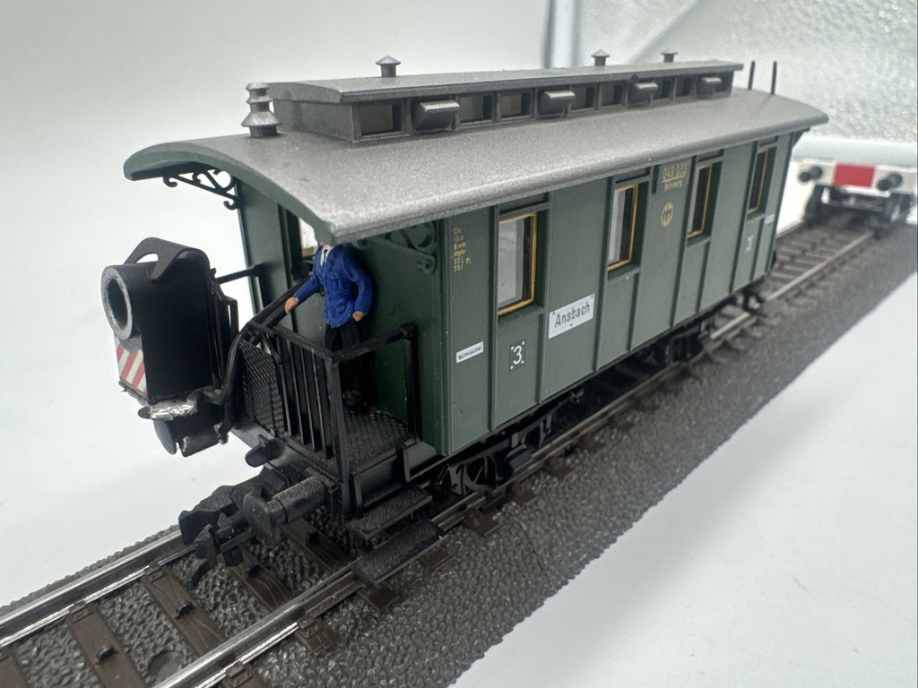 Fleischmann H0 5051 Personenwagen 3. Kl. 049 033 DRG 2-Leiter-Achsen #765