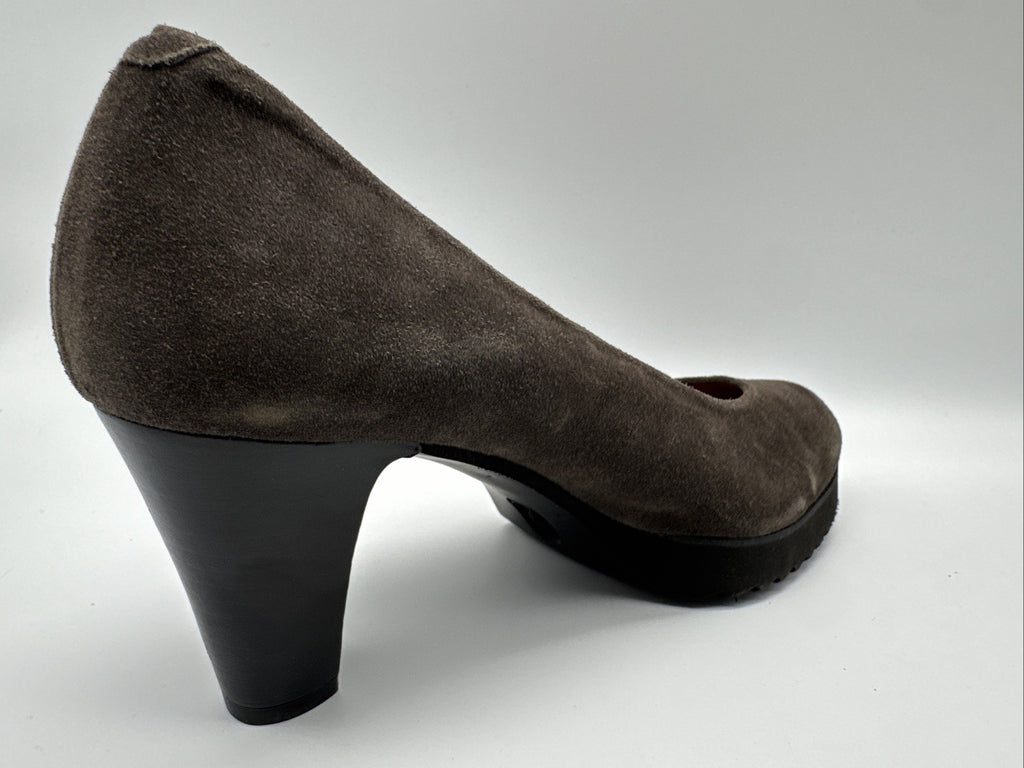 Gadea Pumps Gr. 37 Braun Leder Damen Absatzschuh