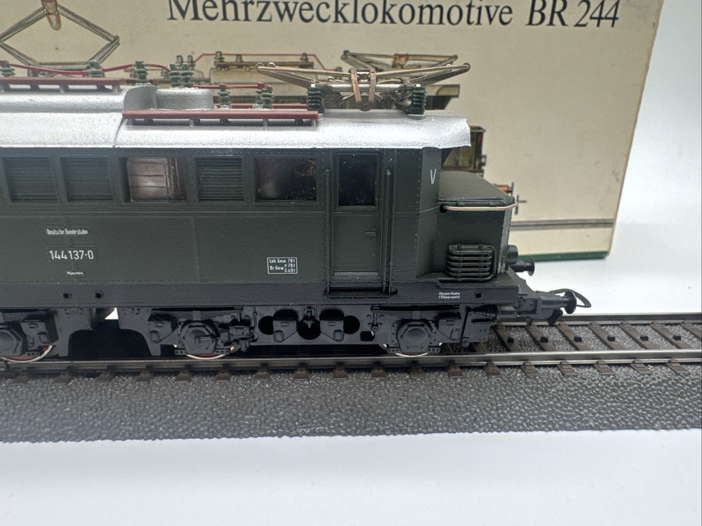 Piko H0 E-Lok BR 144 137-0 DB Gleichstrom OVP Mit Licht