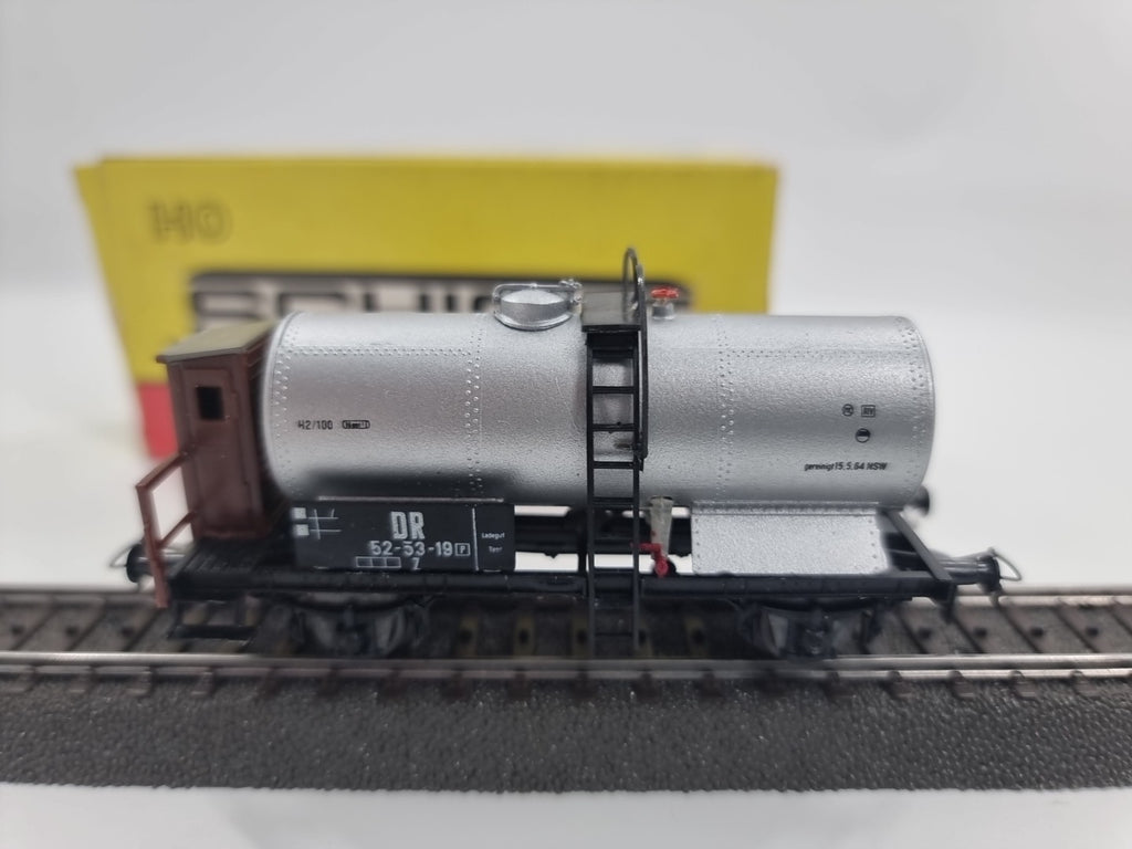 Piko H0 Kesselwagen silber 426/104 M. BH Silber
