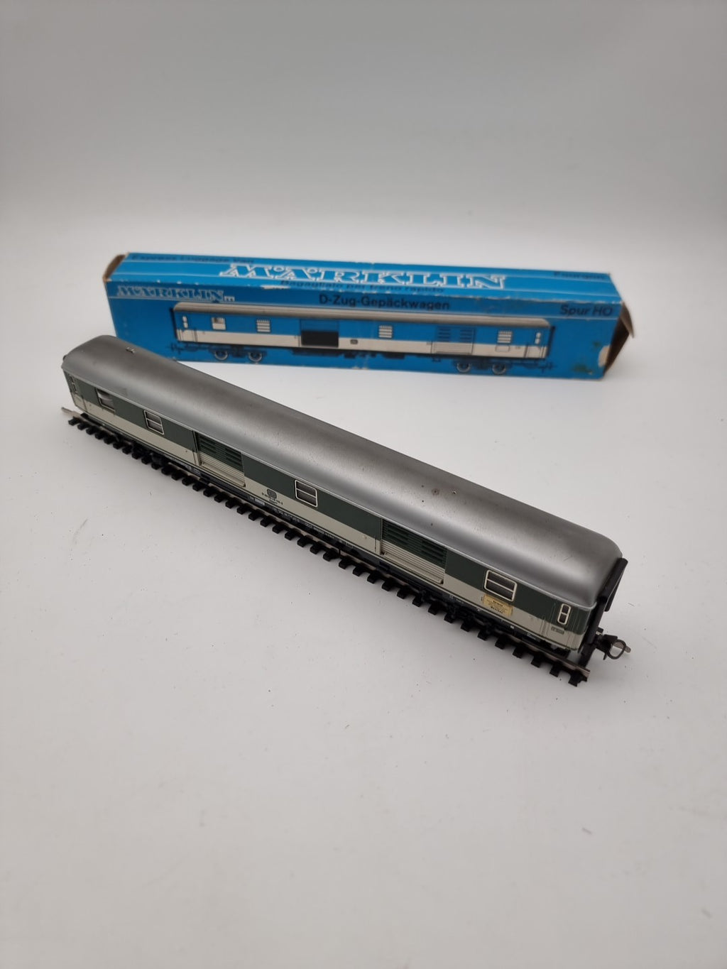 Märklin H0 4093 D-Zug-Gepäckwagen der DB, Düm 902, Kunstststoff,  27 cm,  OVP