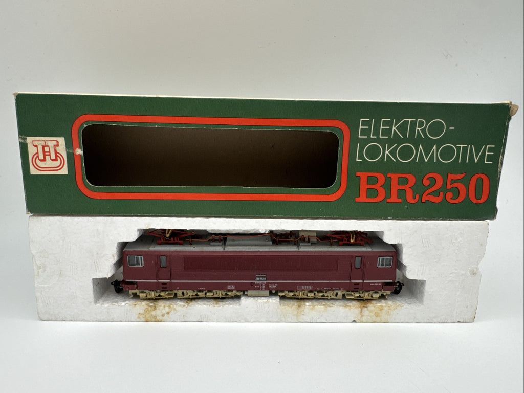 Berliner TT Bahnen TT 2330 E-Lok BR 250 112-0 DR Gleichstrom (Licht einseitig de