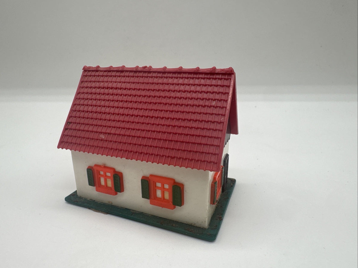Spur H0 Einfamilienhaus befenstert