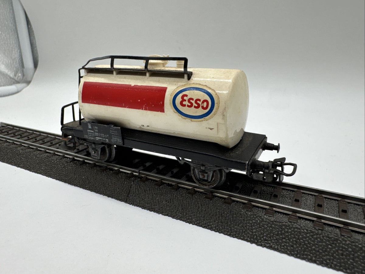 Märklin H0 4441 Mineralöl-Kesselwagen ESSO  Einheitskesselwagen der DB #578