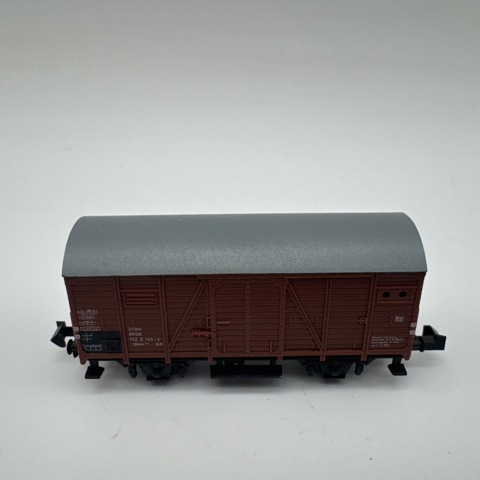 Minitrix n 13534 , Gedeckter Güterwagen, 21 80 112 3 140-2, Vitrine, top Zustand