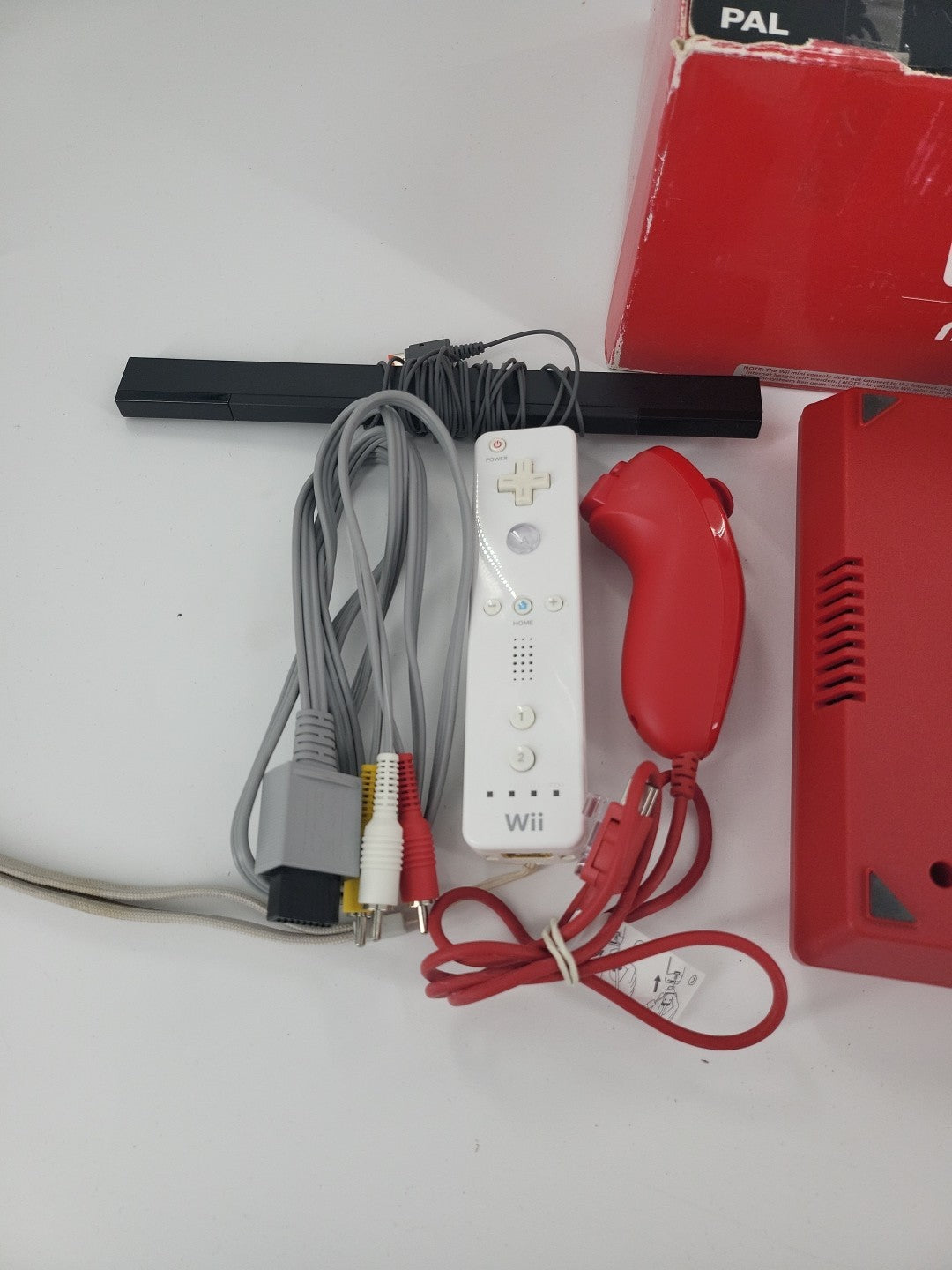 Nintendo Wii Mini OVP Mit Allen Kabeln + Controller Und Nunchunk - Rot 
