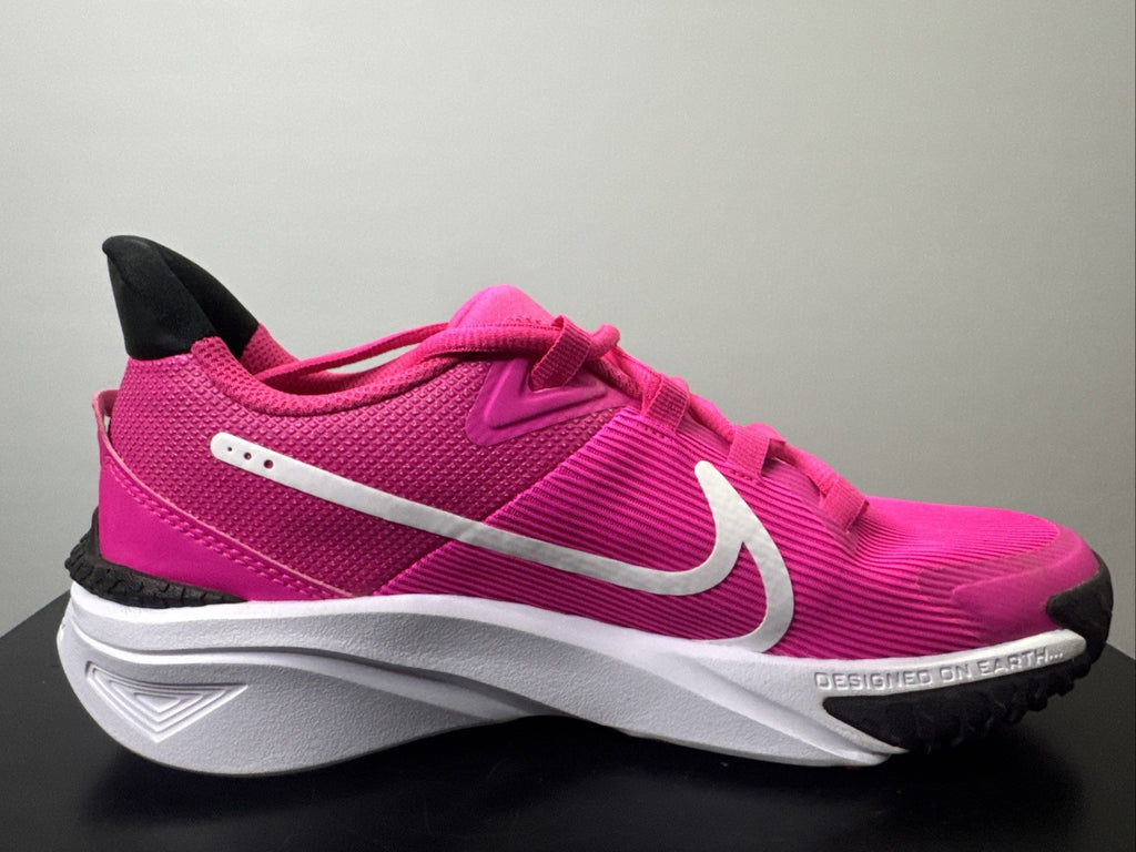 Nike Star Runner 4 Gr. 38 Damen Sneaker Laufschuh