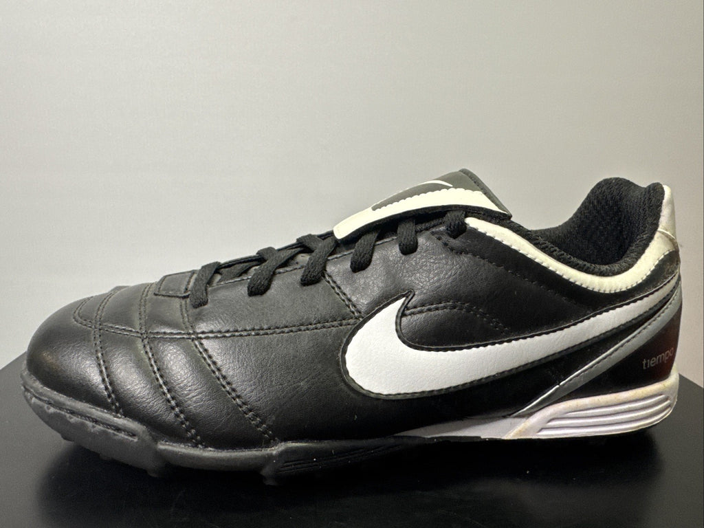 Nike Tiempo Gr. 38 Jungen Fußballschuh