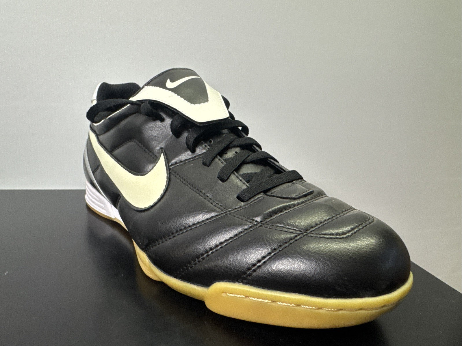 Nike Tiempo Fußballschuh Gr. 40 Indoor Natural II IC