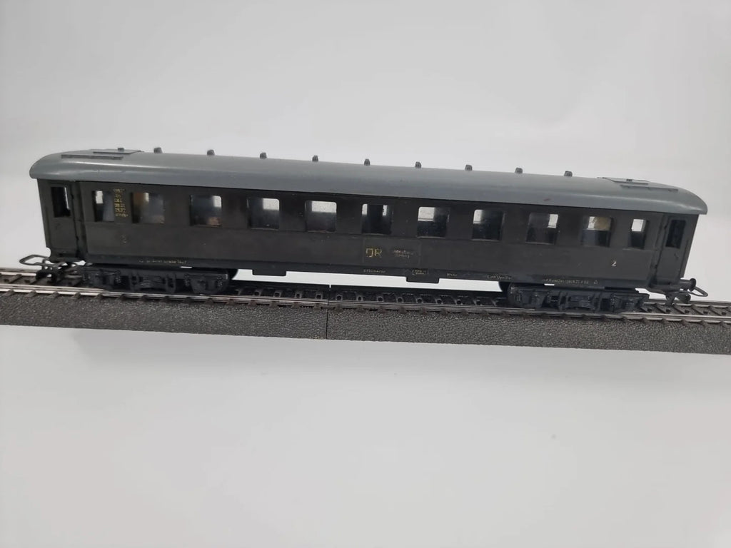 Piko Spur H0 18350 Personenwagen der DR Schwarz
