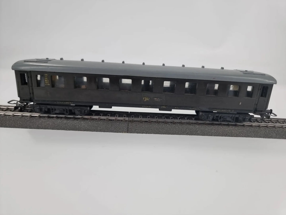 Piko Spur H0 18350 Personenwagen der DR Schwarz