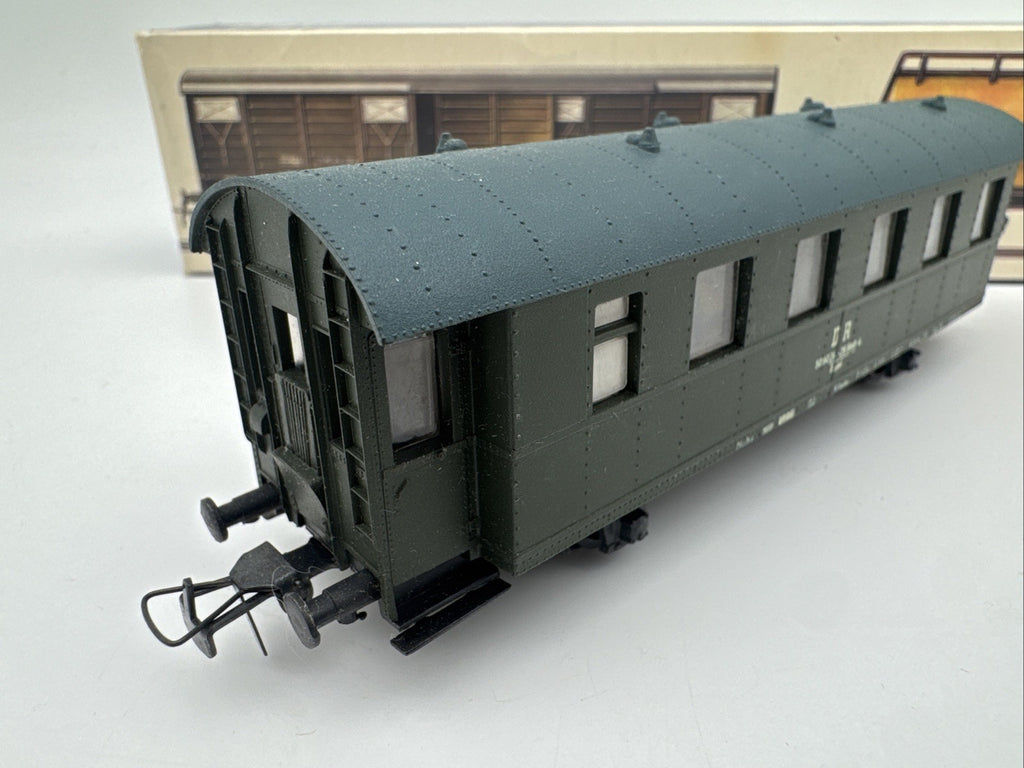 Piko H0 Personenwagen 505024 - 26588-4 - Baai - DR - grün H0 HO