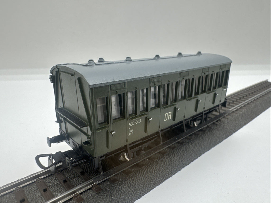 Piko H0 5/6515-01 Personenwagen 530-303 DR Neuwertig #105