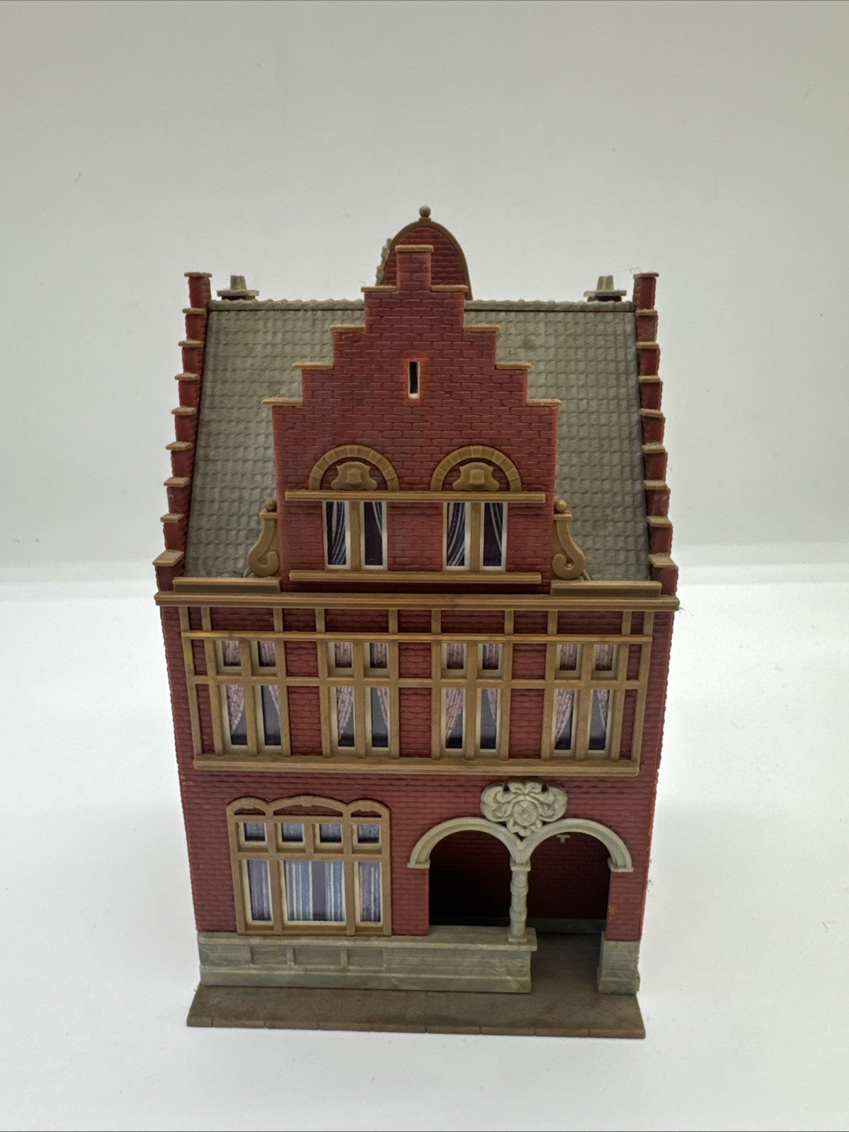 Kibri 38375 Bürgerhaus / Arkadencafe, H0