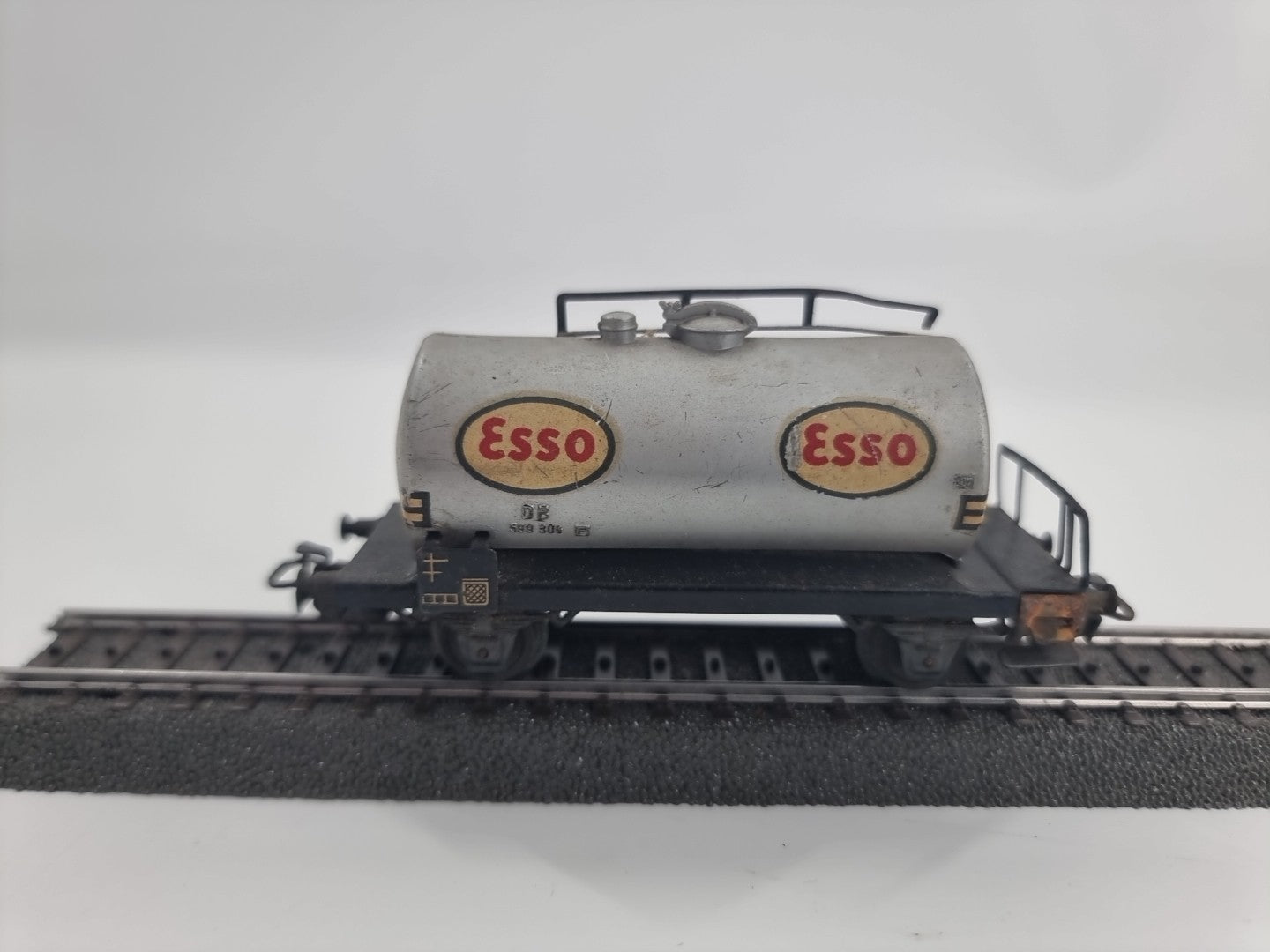 Märklin Esso-Kesselwagen Aufschrift 599 304