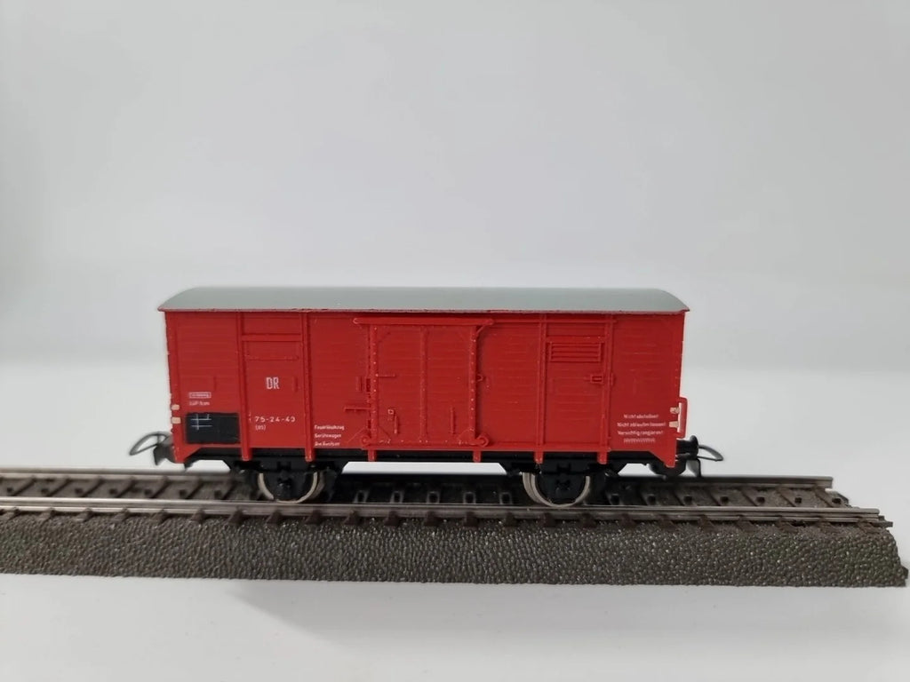 Piko H0 54029 gedeckter Güterwagen rot Viehverschlagwagen 75-24-43 DRG
