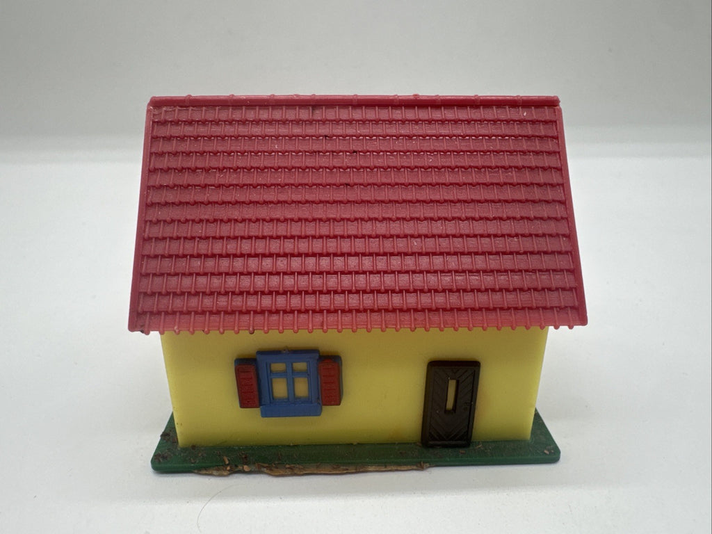 Spur H0 Einfamilienhaus gelb befenstert
