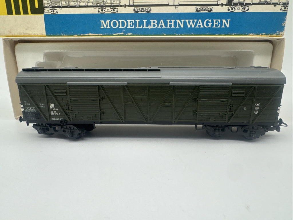 Piko Gedeckter Güterwagen H0 5/6420-01