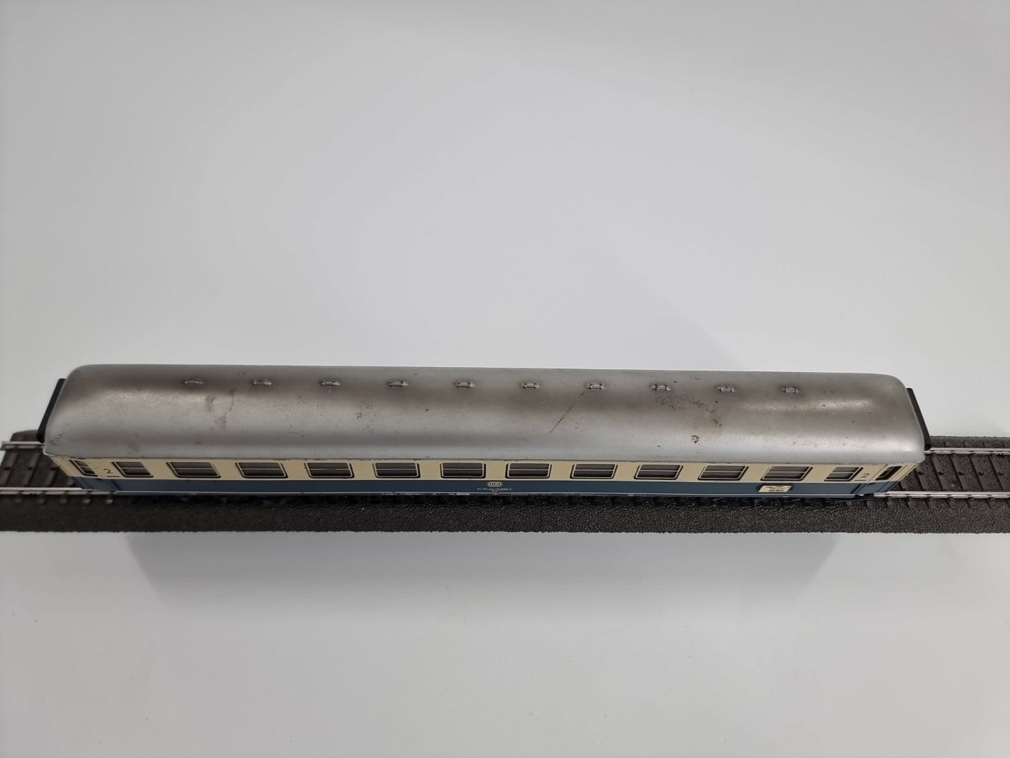 Märklin H0 4092 Personenwagen 2. Kl. 51 80 22-70 986-0 DB mit Beleuchtung 