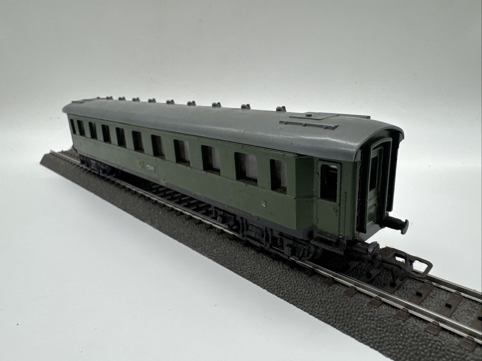 Piko Spur H0 18350 Personenwagen der DR Grün #66
