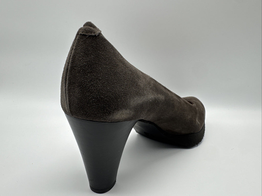 Gadea Pumps Gr. 40 Braun Leder Damen Absatzschuh