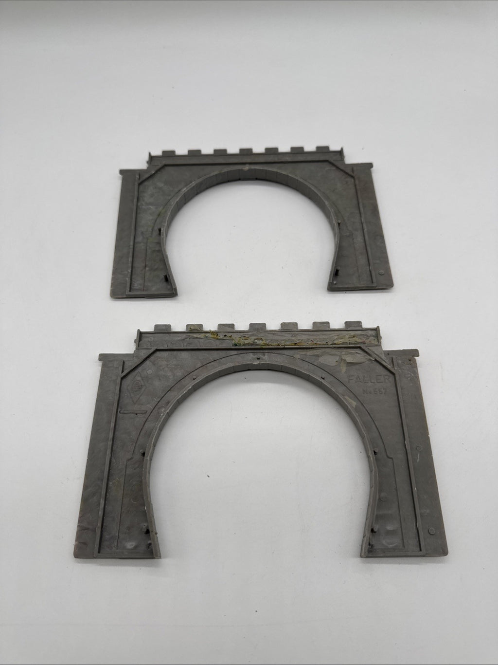 Faller 557 2 Stück  Tunnelportal zweigleisig #528