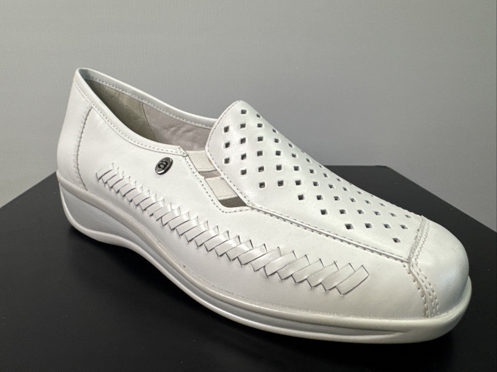 Ara Damenschuh Gr. 4 Halbschuh Weiß Leder Slip On 
