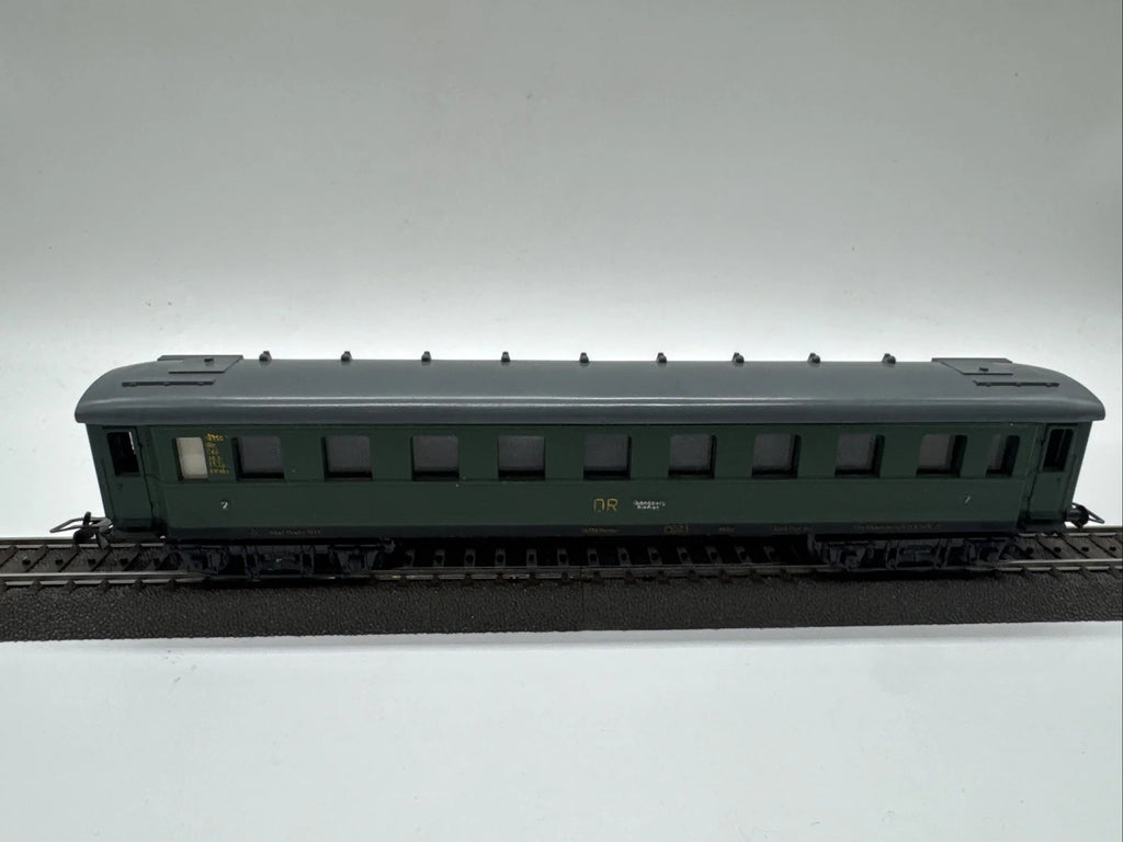 Piko Spur H0 18350 Personenwagen der DR Grün #67