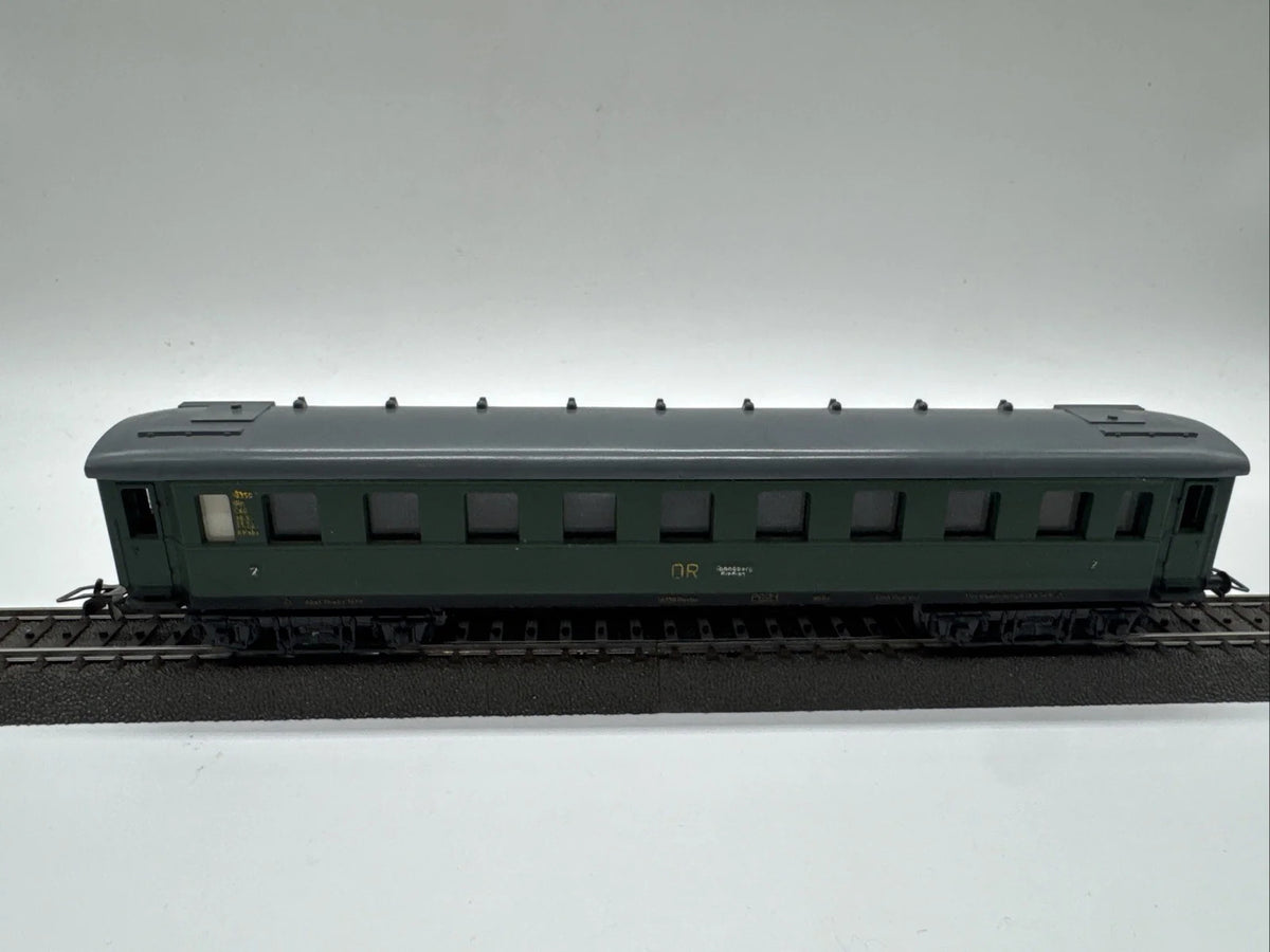Piko Spur H0 18350 Personenwagen der DR Grün #67