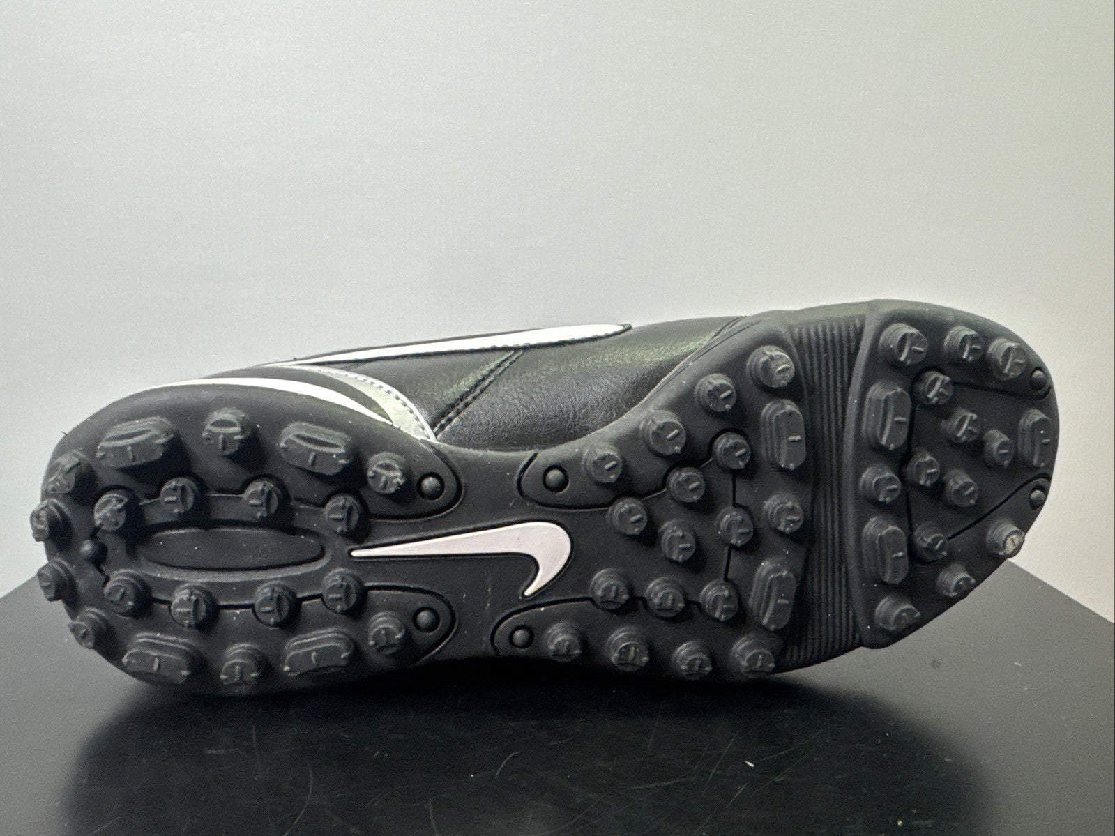 Nike Tiempo Gr. 38 Jungen Fußballschuh