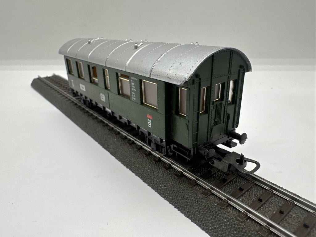 Lima H0 Personenwagen  Ulm 2. Kl. der DB grün 2-Achser 27261 #156