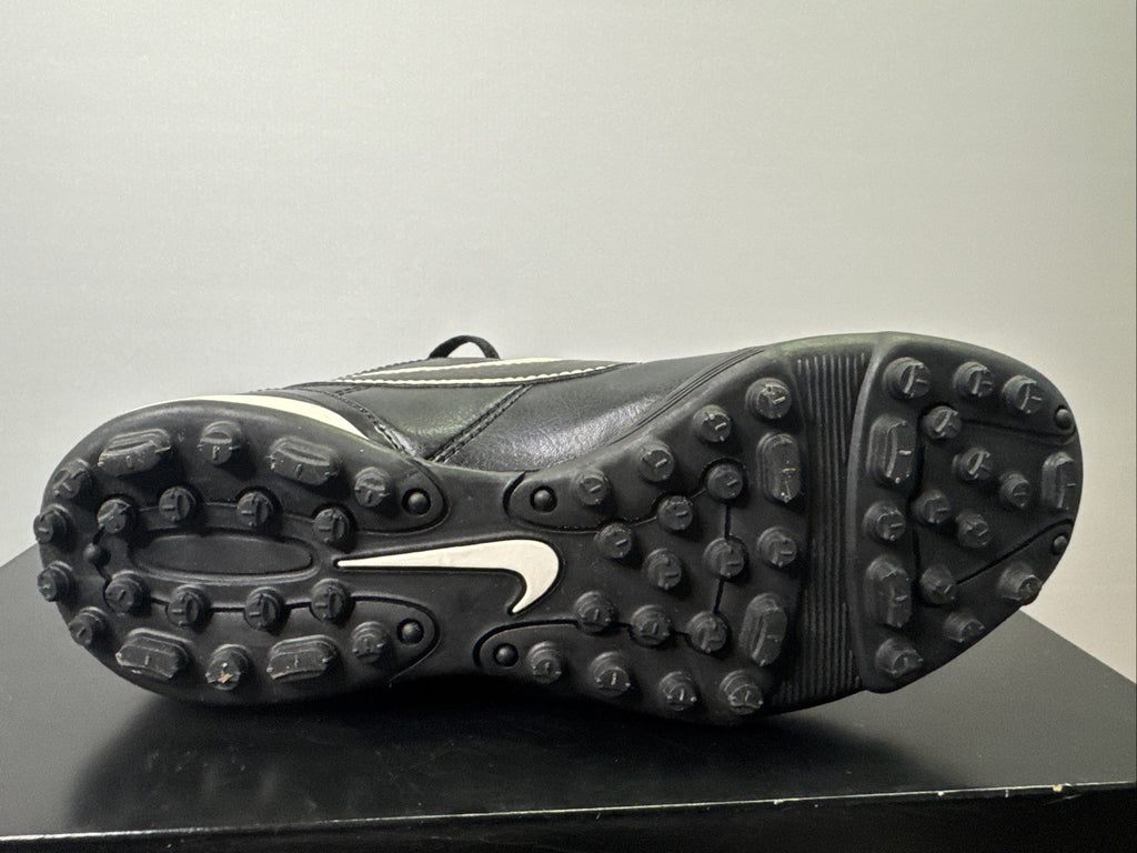 Nike Tiempo Gr. 38,5 Jungen Fußballschuh