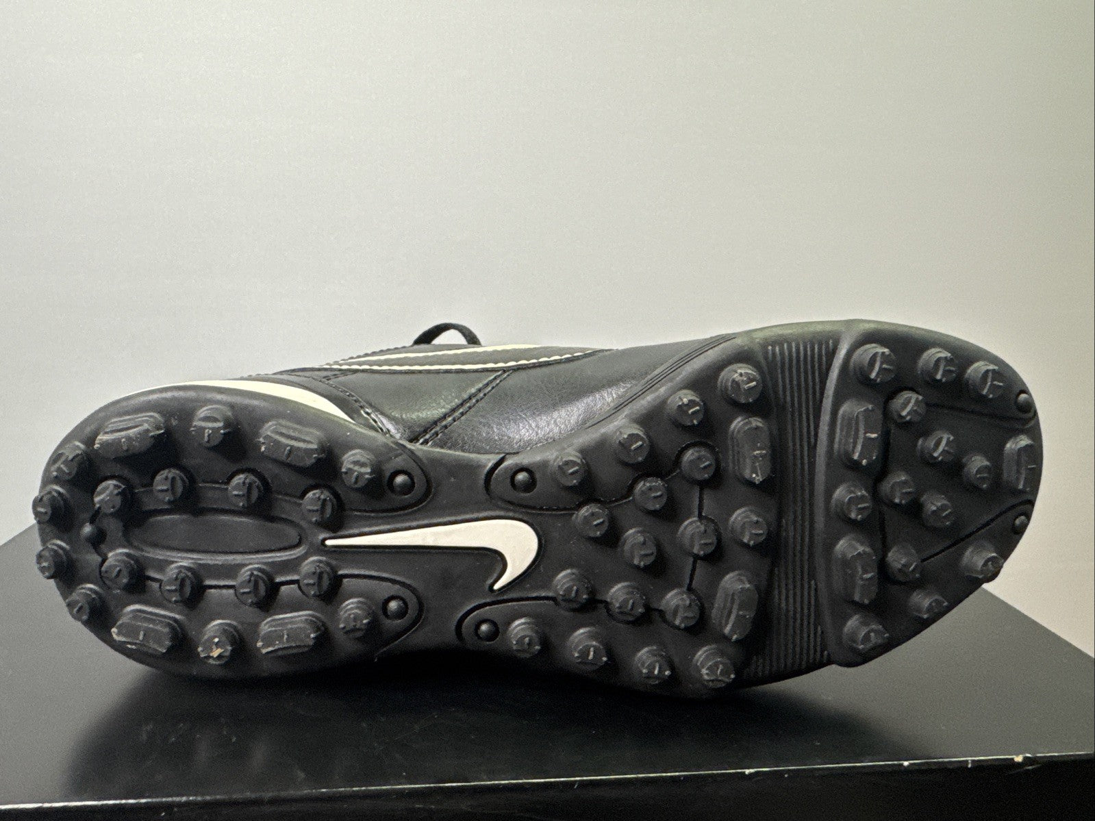 Nike Tiempo Gr. 38,5 Jungen Fußballschuh