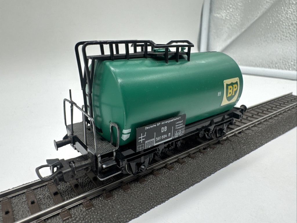 Märklin 4644 - Güterwagen Kesselwagen der DB BP grün - Spur H0 #711