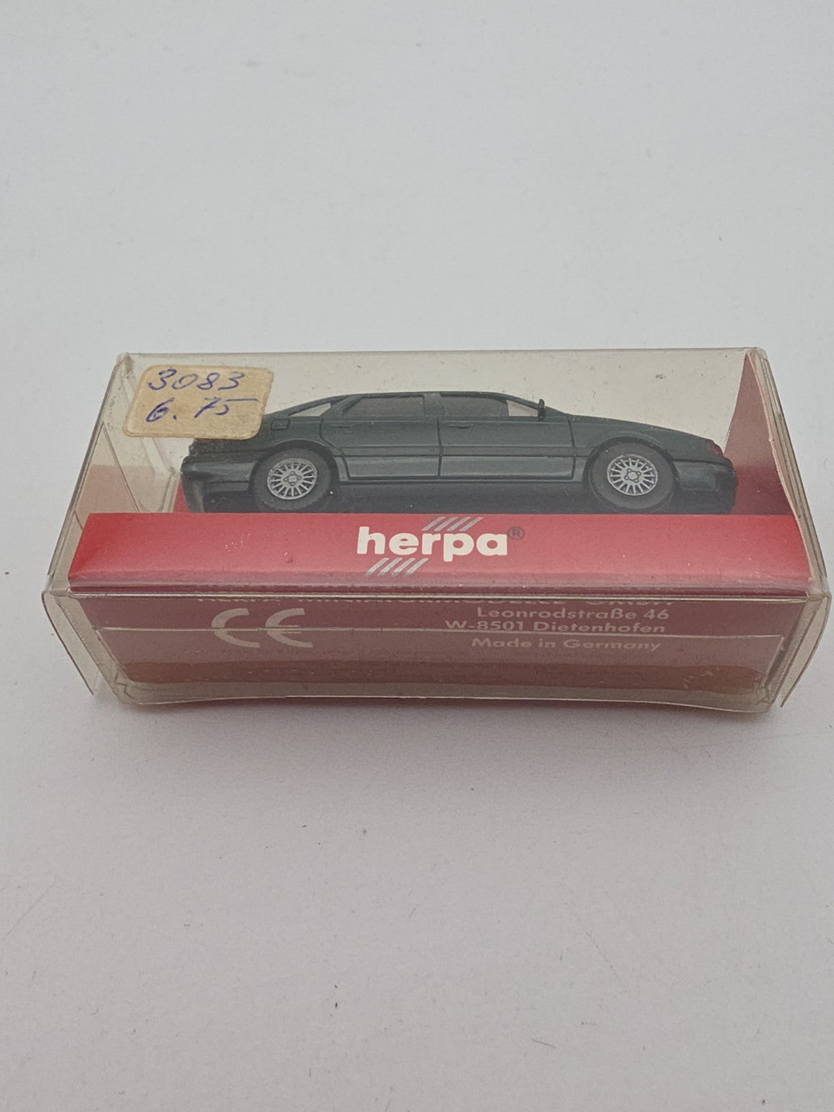 H0 1:87 Herpa   VW Passat dunkel Grün  in OVP
