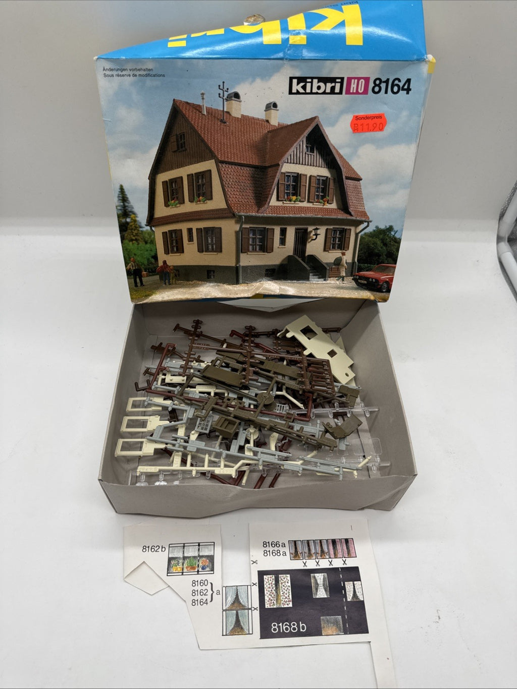 Kibri H0 8164 , Wohnhaus mit Giebelausbau , 1/87