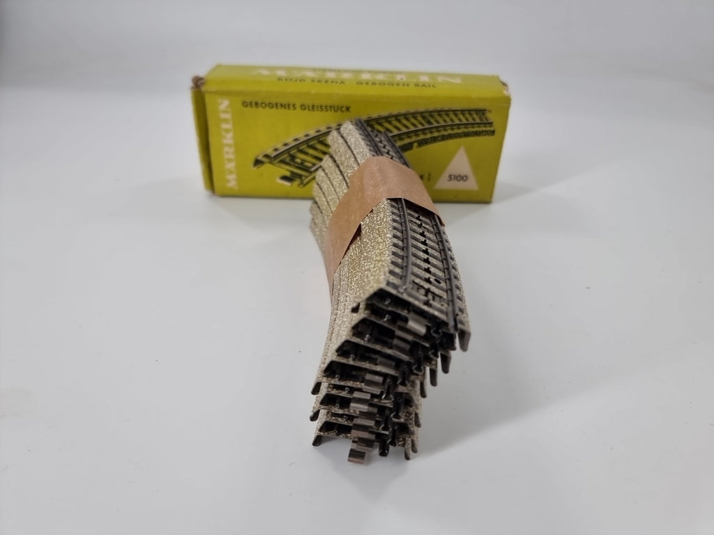 10 x Märklin 5100 M-Gleis gebogen In OVP