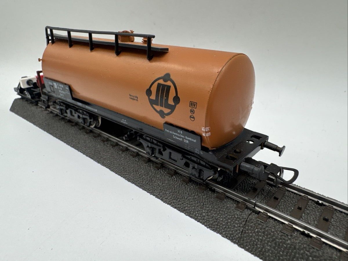 PIKO VEB Modellbahn"Kesselwagen DR - SCHWEDT"  Epoche III - #672