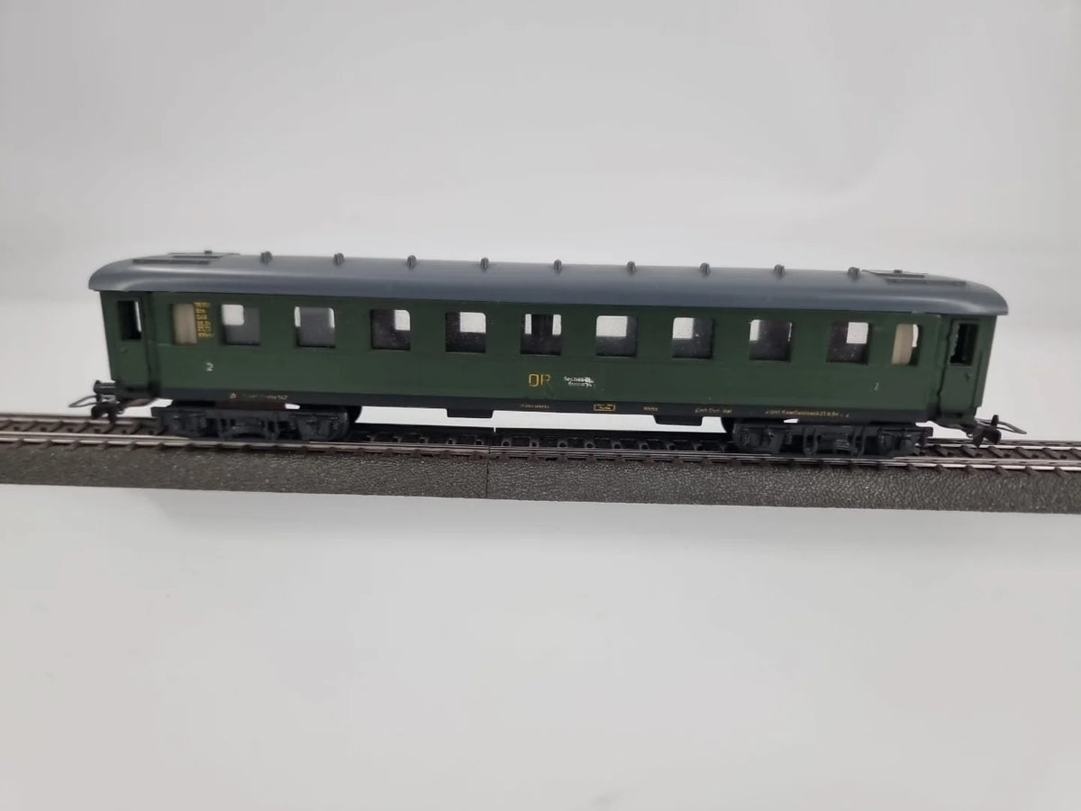 Piko Spur H0 18350 Personenwagen der DR Grün
