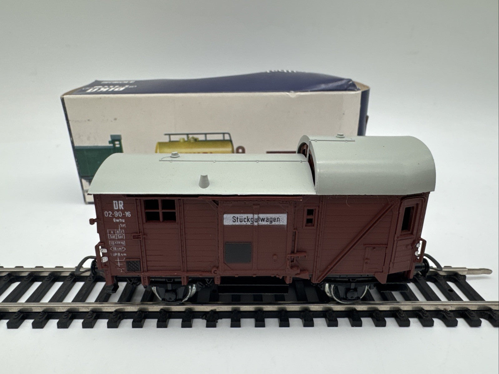 PIKO H0 VEB Modellbahnen " Stückgutwagen DR " Epoche III - 70er für Sammler NEU