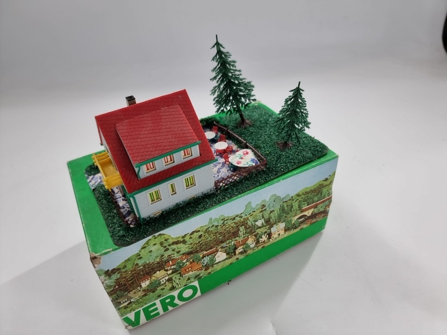 Vero Fertigmodell 54 58270/129/00689 Cafe "Waldfrieden" Bahn H0 1:87 DDR in OVP