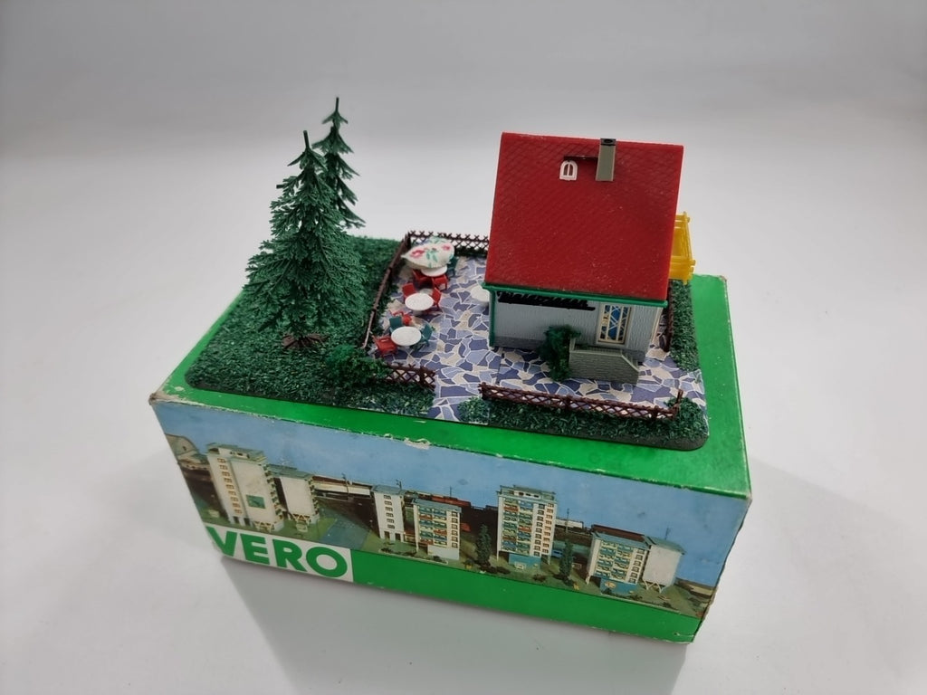 Vero Fertigmodell 54 58270/129/00689 Cafe "Waldfrieden" Bahn H0 1:87 DDR in OVP