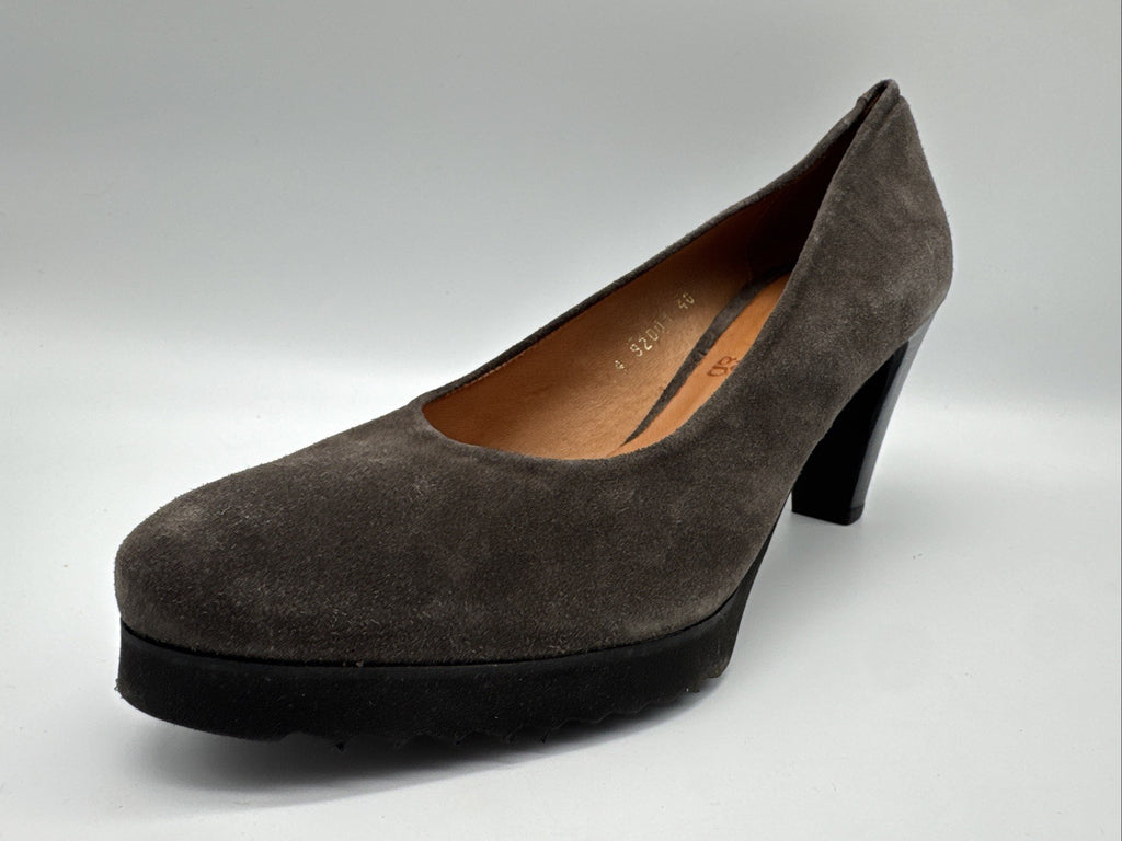 Gadea Pumps Gr. 40 Braun Leder Damen Absatzschuh