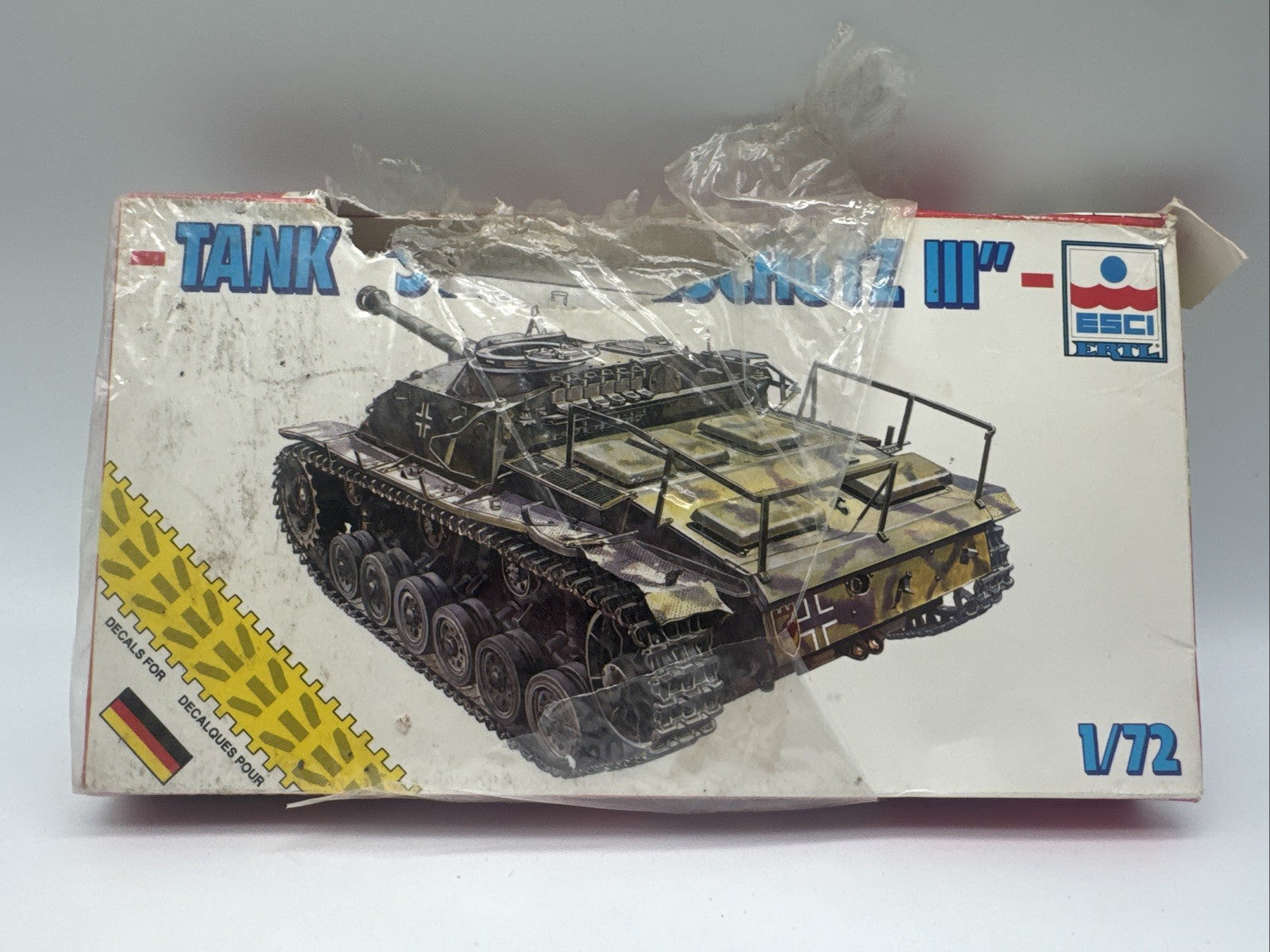 Esci/Ertl STURMGESCHUTZ III Tank 1:72 Scale  (Unsealed Box)