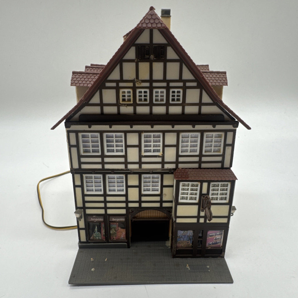 K23 Faller Basis 421  Stadthaus mit Fachwerk aus Anlagenabbau Mit Licht #752