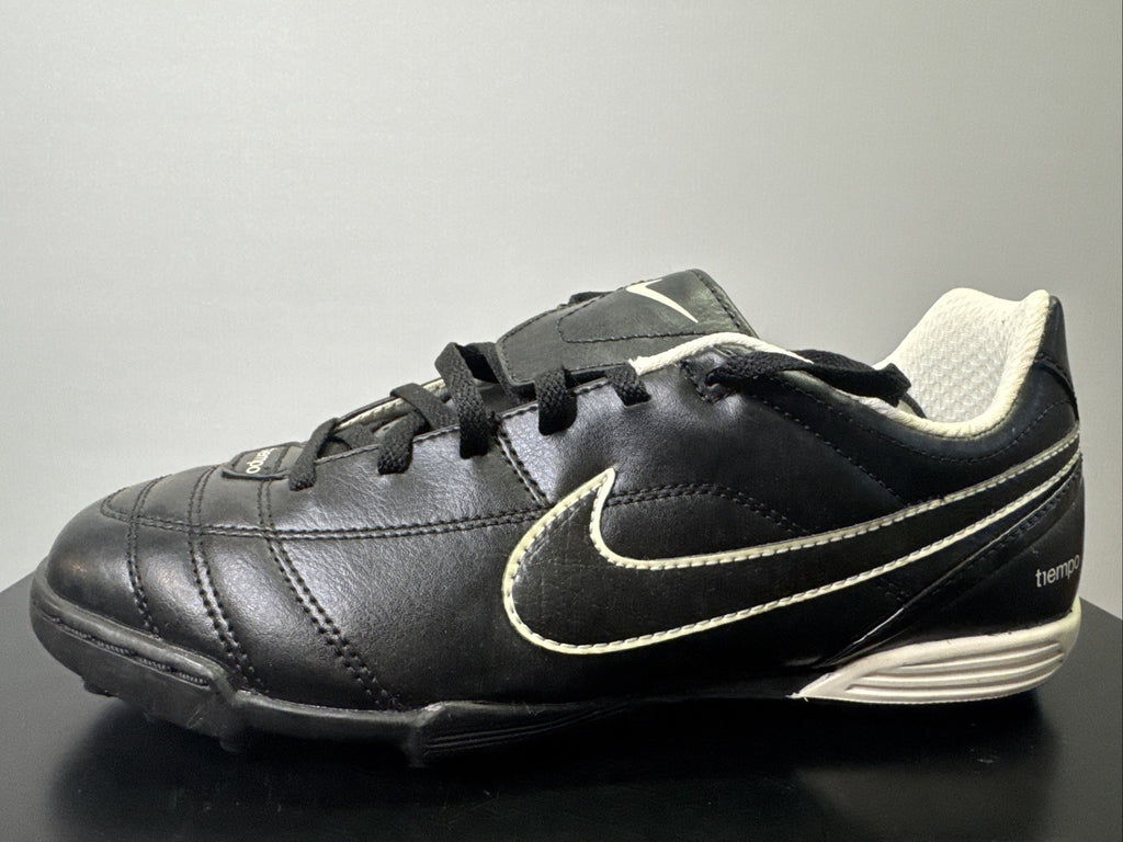 Nike Tiempo Gr. 28 Jungen Fußballschuh