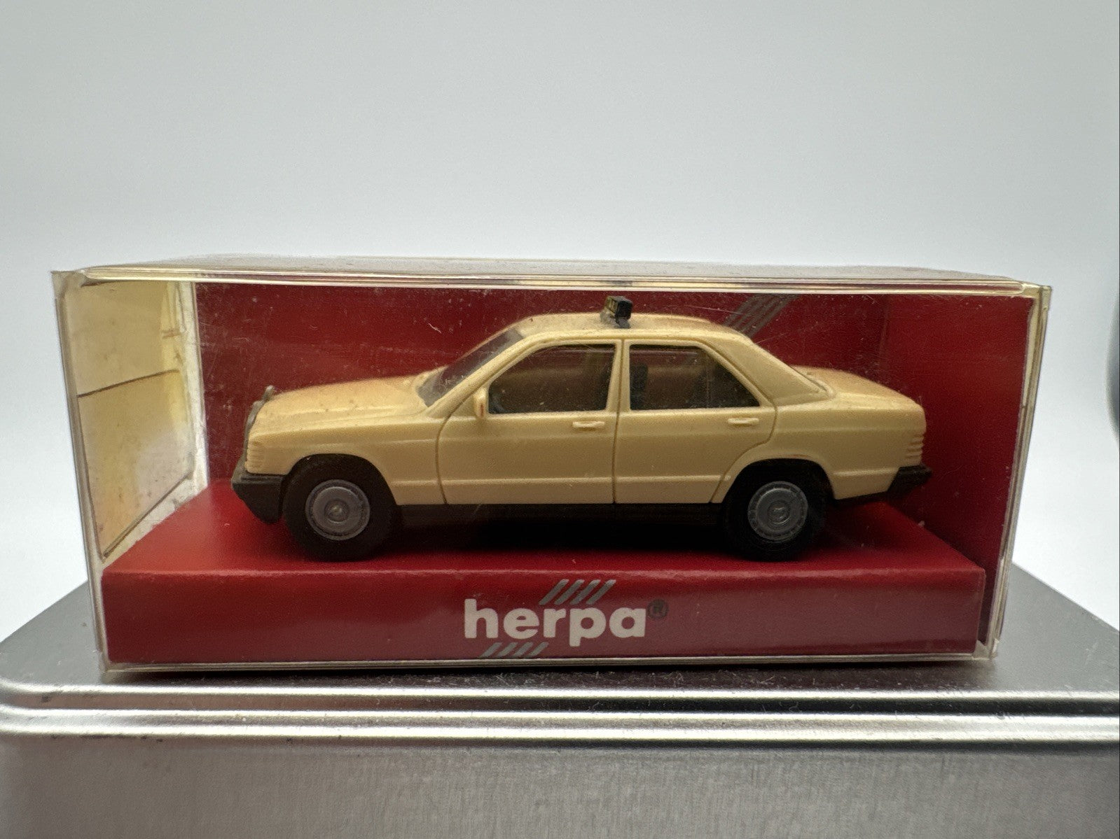 Herpa MB Mercedes Taxi 300 E in OVP 041591