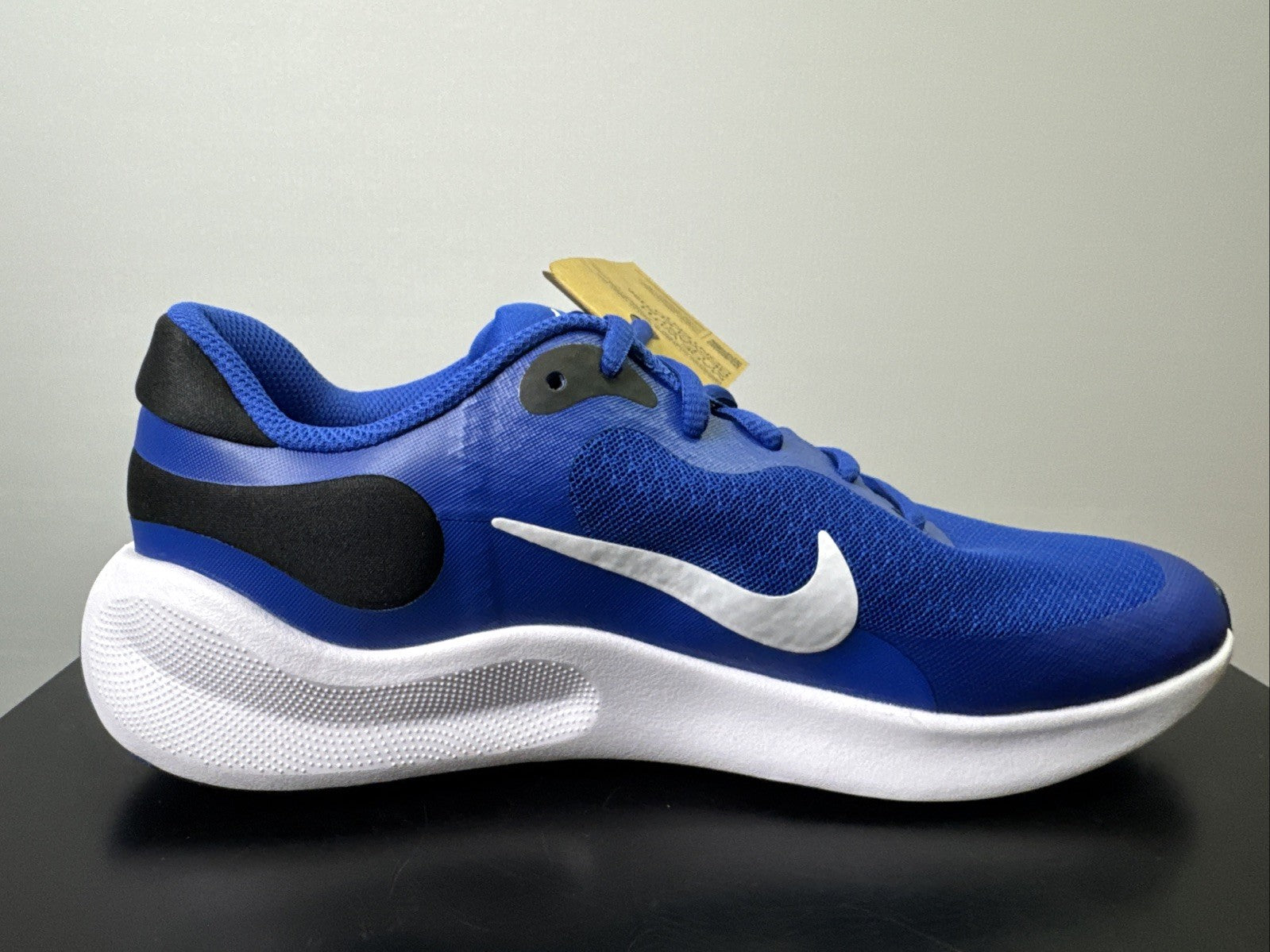Nike Revolution 7 Gr. 38,5 Sneaker Unisex