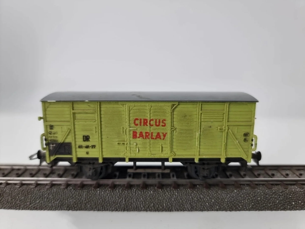 Piko H0 gedeckter Güterwagen "Circus Barlay" Rote Aufschrift